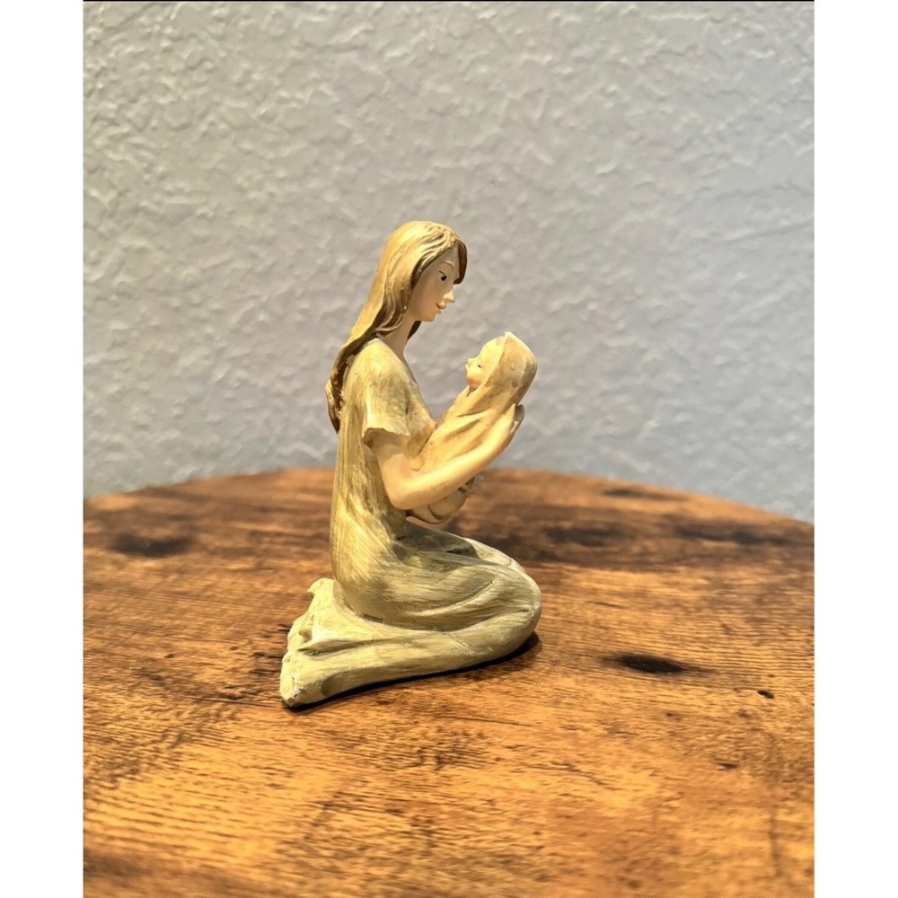 Mother Child Kneeling Figurine Resin Statue Motherhood Decor Mothers Day Gift